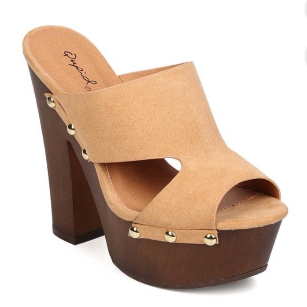 Qupid faux suede peep toe cut out platform in toffee. Size 9 NWOB